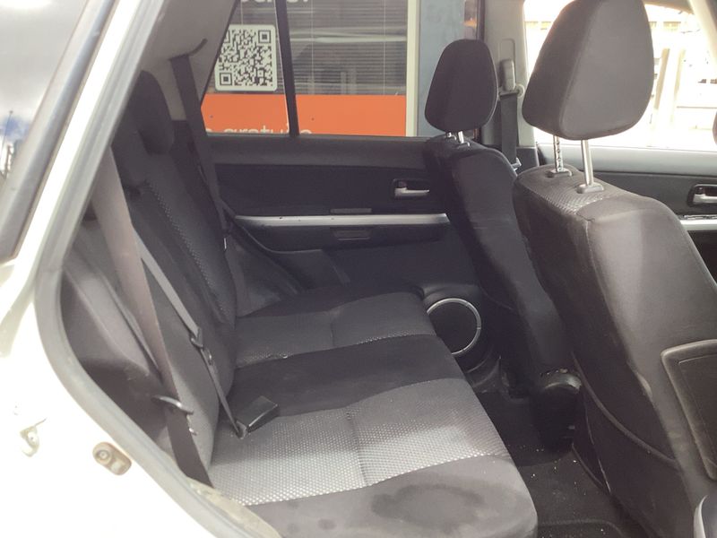 Suzuki Grand Vitara 1.9 DDiS 5 portes — zdjęcie 14