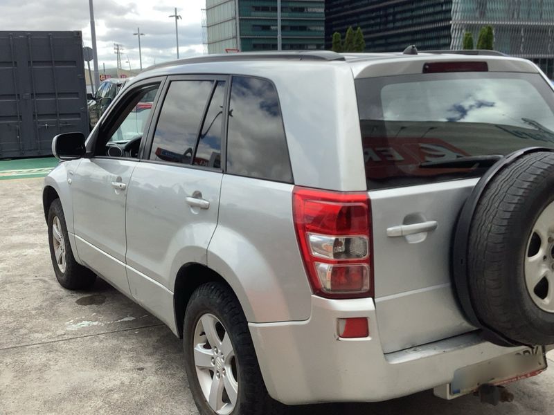 Suzuki Grand Vitara 1.9 DDiS 5 portes — zdjęcie 3