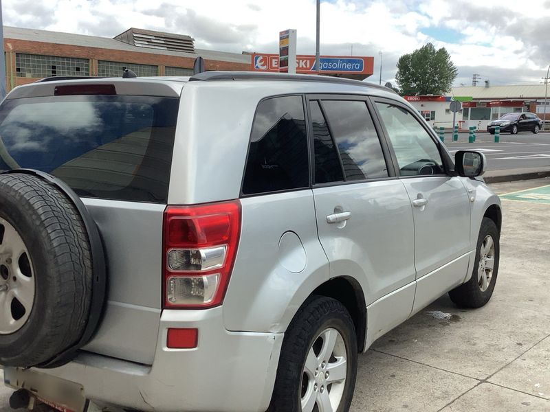 Suzuki Grand Vitara 1.9 DDiS 5 portes — zdjęcie 6