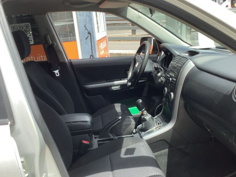 Suzuki Grand Vitara 1.9 DDiS 5 portes — zdjęcie 11
