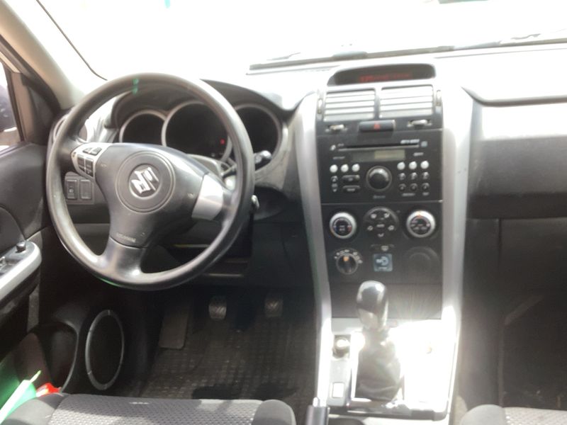 Suzuki Grand Vitara 1.9 DDiS 5 portes — zdjęcie 12