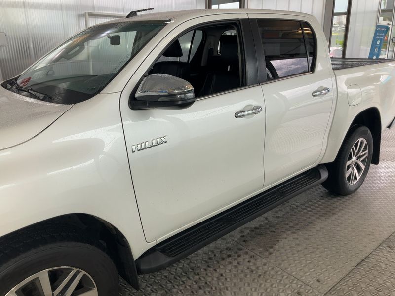Toyota Hilux 2.4 D-4D Double Cab Lounge 4x4 — zdjęcie 4