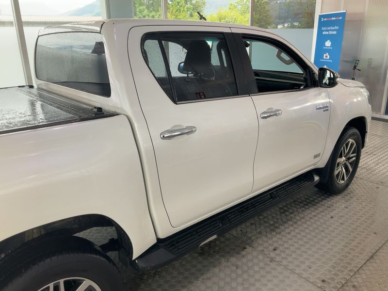 Toyota Hilux 2.4 D-4D Double Cab Lounge 4x4 — zdjęcie 7