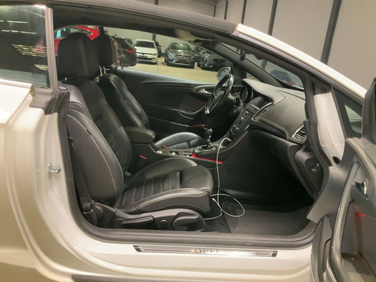 Opel Cascada 2016 — photo 17