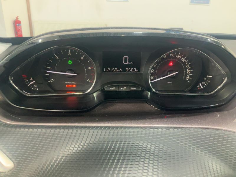Peugeot 2008 1.6 e-HDi Style 2015 – снимка 18