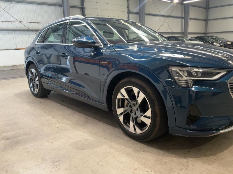 Audi e-tron 50 quattro advanced — zdjęcie 8