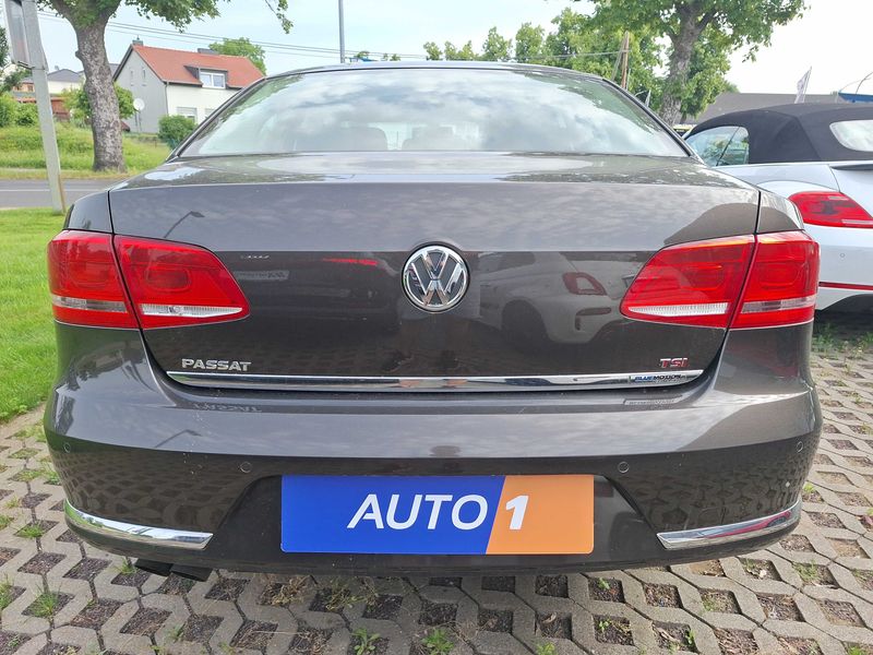Volkswagen Passat 1.4 TSI Highline BlueMotion Tech — zdjęcie 4