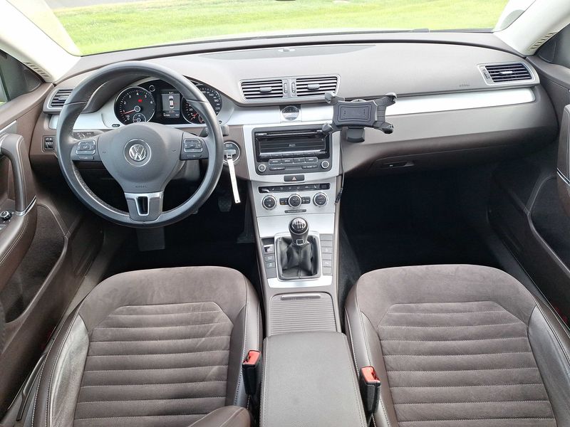 Volkswagen Passat 1.4 TSI Highline BlueMotion Tech — zdjęcie 11