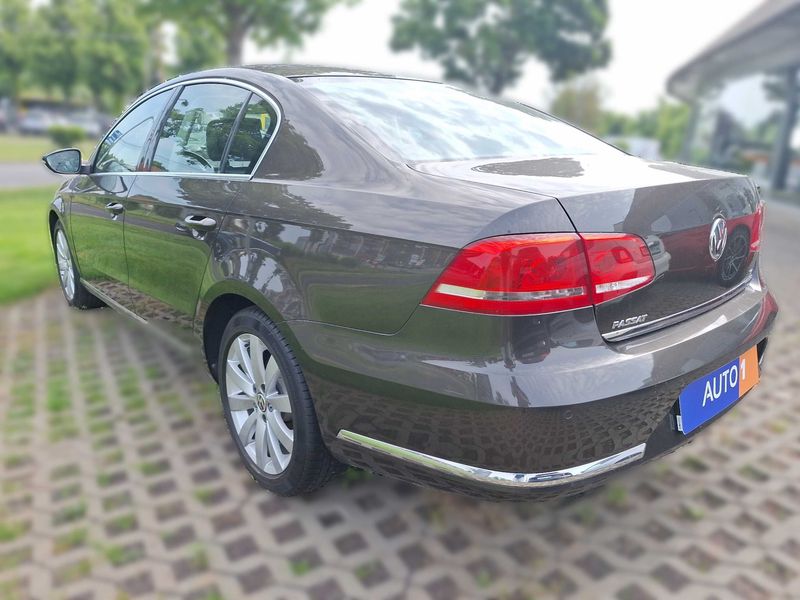 Volkswagen Passat 1.4 TSI Highline BlueMotion Tech — zdjęcie 3