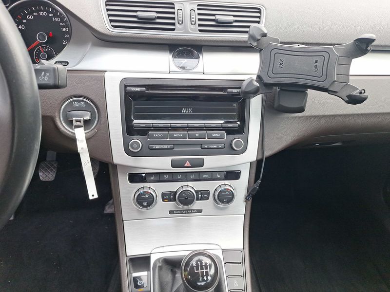 Volkswagen Passat 1.4 TSI Highline BlueMotion Tech — zdjęcie 13