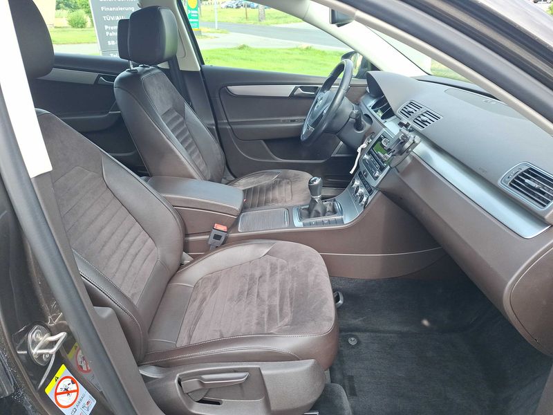 Volkswagen Passat 1.4 TSI Highline BlueMotion Tech — zdjęcie 10