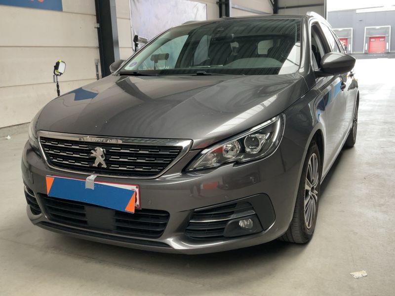 Peugeot 308 1.2 PureTech Allure Pack — zdjęcie 1