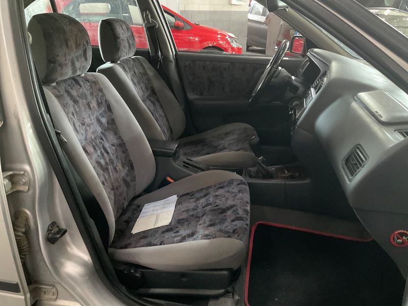 Nissan Primera 1.6 Basis — zdjęcie 3