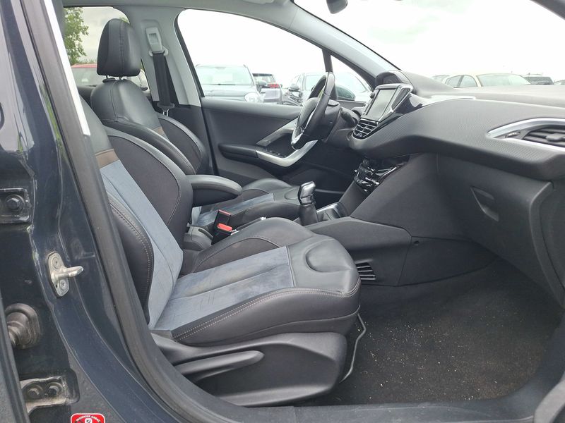 Peugeot 208 1.2 e-THP Féline — zdjęcie 10