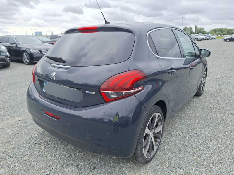 Peugeot 208 1.2 e-THP Féline — zdjęcie 5