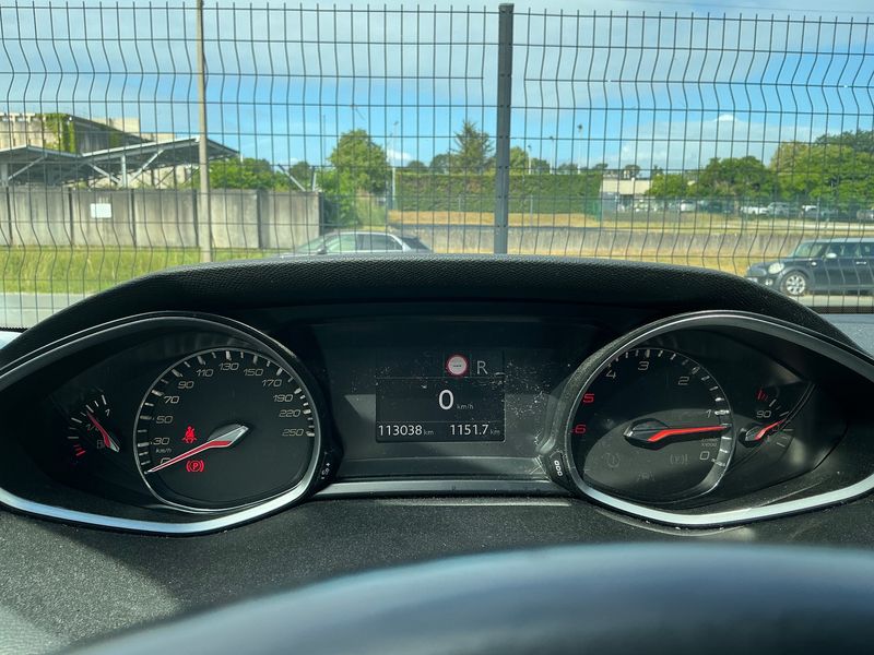 Peugeot 308 1.5 Blue-HDi Allure — zdjęcie 13