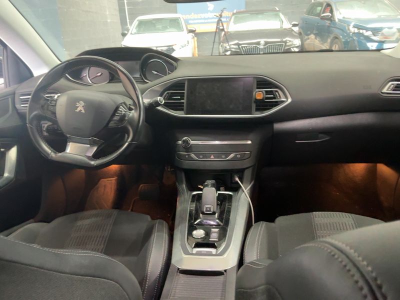 Peugeot 308 1.5 Blue-HDi Allure — zdjęcie 12