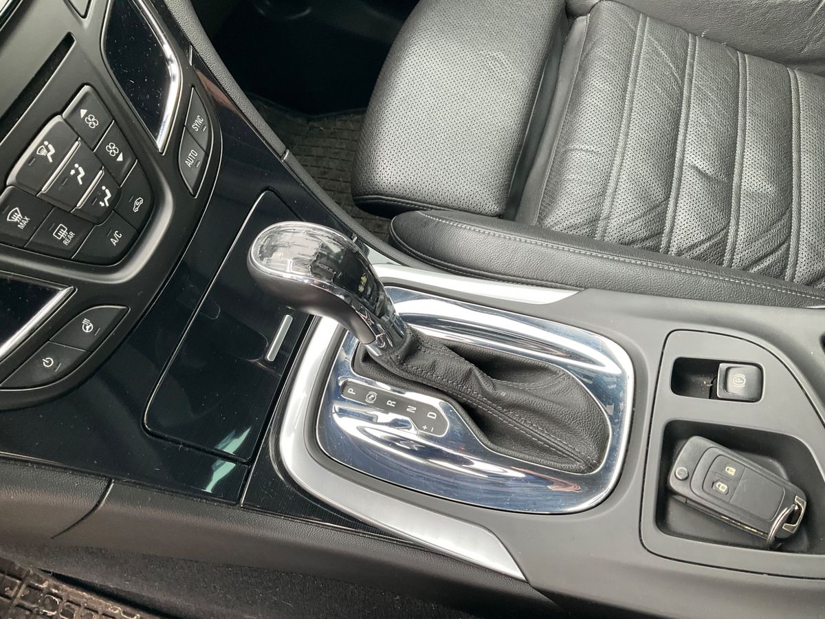 Opel Insignia 2015 — photo 36