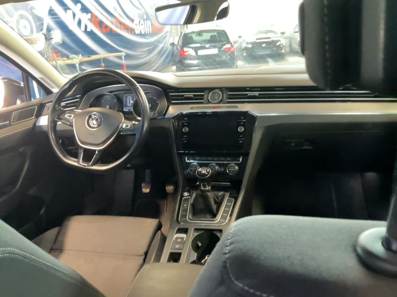 Volkswagen Passat 2.0 TDI Comfortline BlueMotion Tech 2018 – снимка 18