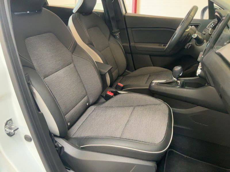 Renault Captur 1.3 TCe Mild-Hybrid Intens — zdjęcie 11