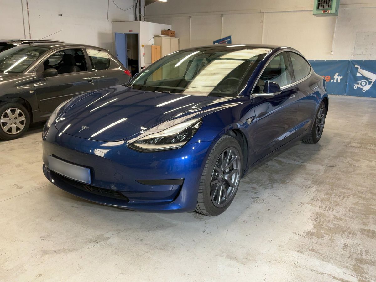 Tesla Model 2020