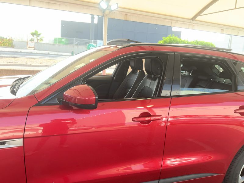 Jaguar F-Pace 20d Portfolio — zdjęcie 4