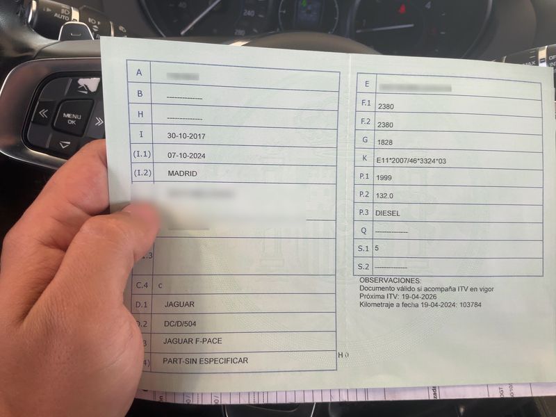 Jaguar F-Pace 20d Portfolio — zdjęcie 15