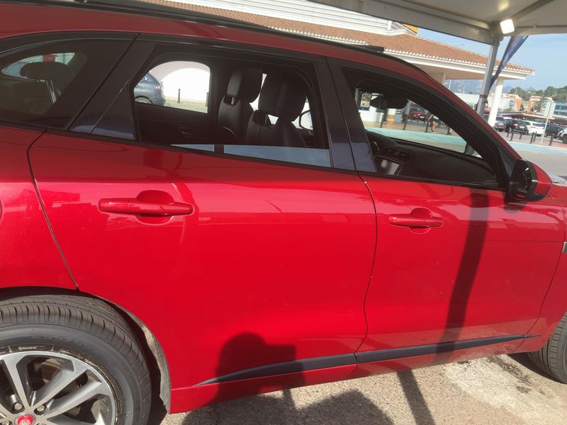 Jaguar F-Pace 20d Portfolio — zdjęcie 7
