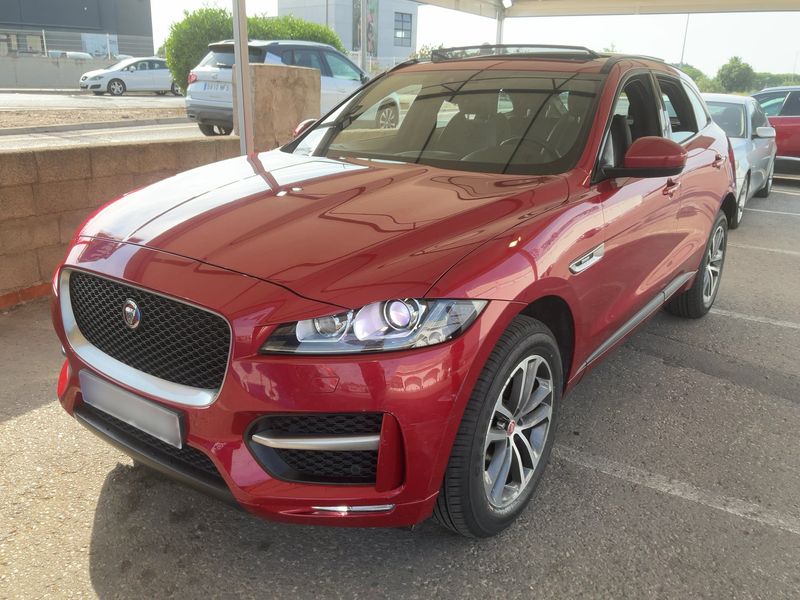 Jaguar F-Pace 20d Portfolio — zdjęcie 1