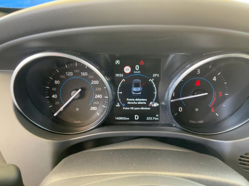 Jaguar F-Pace 20d Portfolio — zdjęcie 13
