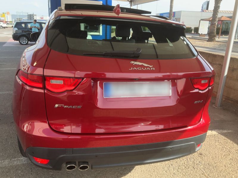 Jaguar F-Pace 20d Portfolio — zdjęcie 5