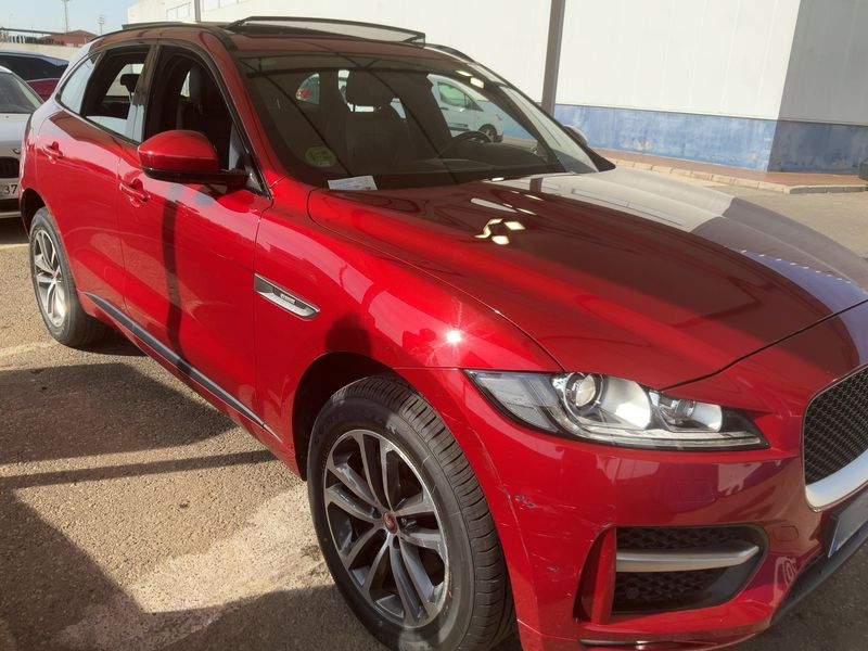 Jaguar F-Pace 20d Portfolio — zdjęcie 8
