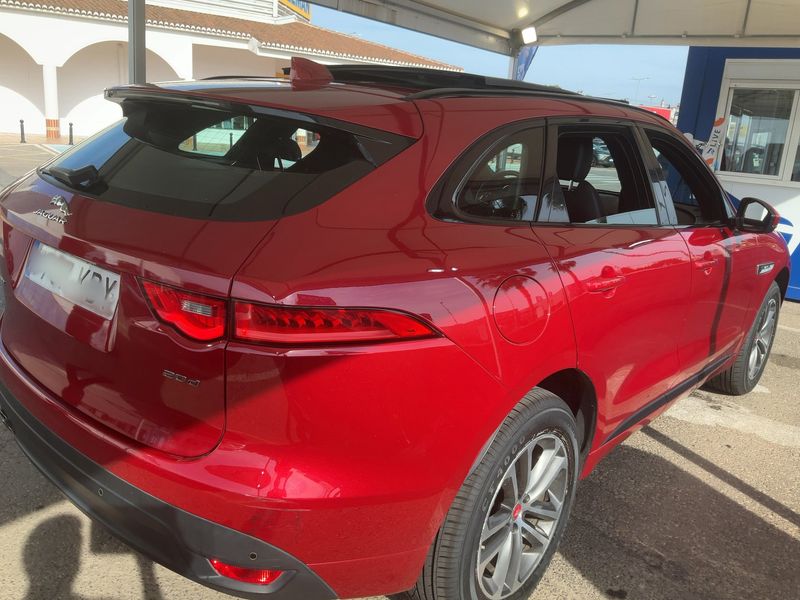 Jaguar F-Pace 20d Portfolio — zdjęcie 6