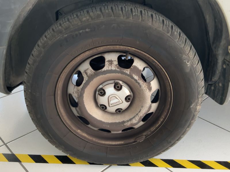 Dacia Duster 1.6 LPG Ambiance 4x2 2015 – снимка 3