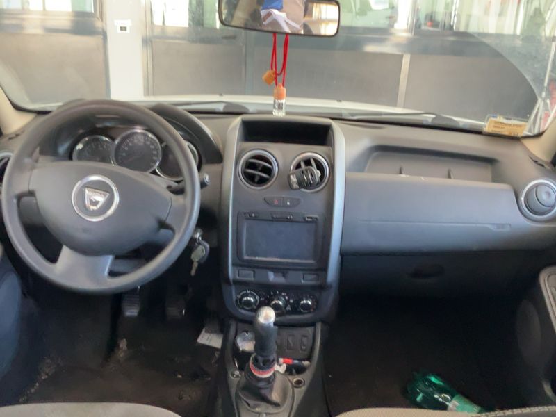 Dacia Duster 1.6 LPG Ambiance 4x2 2015 – снимка 17