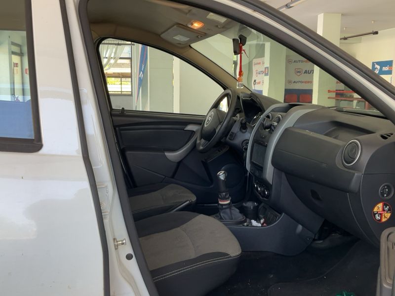 Dacia Duster 1.6 LPG Ambiance 4x2 2015 – снимка 16