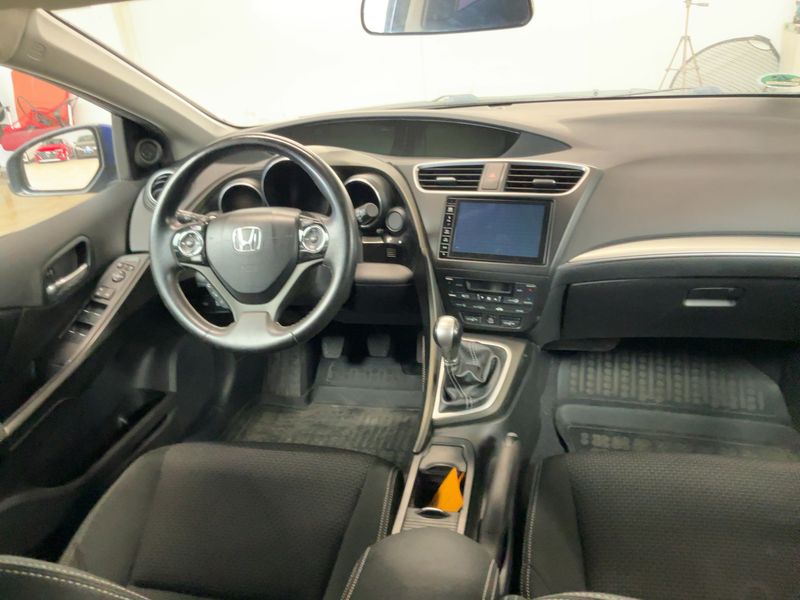 Honda Civic 1.8 i-VTEC Elegance — zdjęcie 12