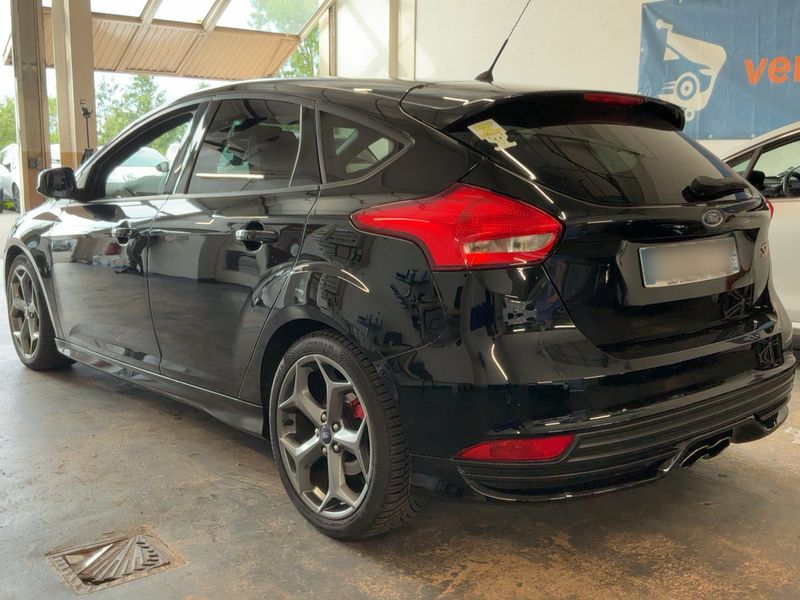 Ford Focus 2.0 TDCi ST — zdjęcie 3