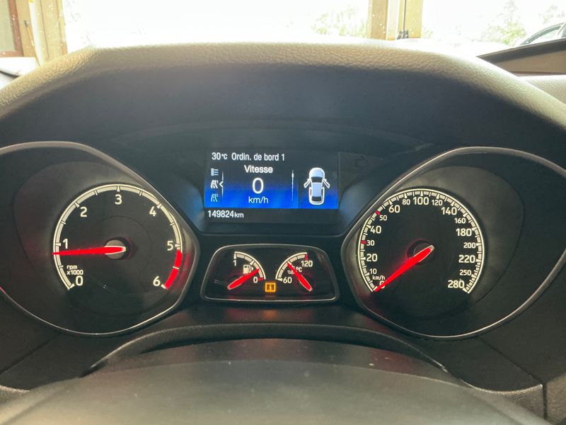 Ford Focus 2.0 TDCi ST — zdjęcie 13