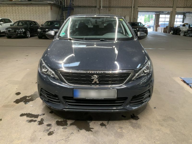 Peugeot 308 1.5 Blue-HDi Access — zdjęcie 9