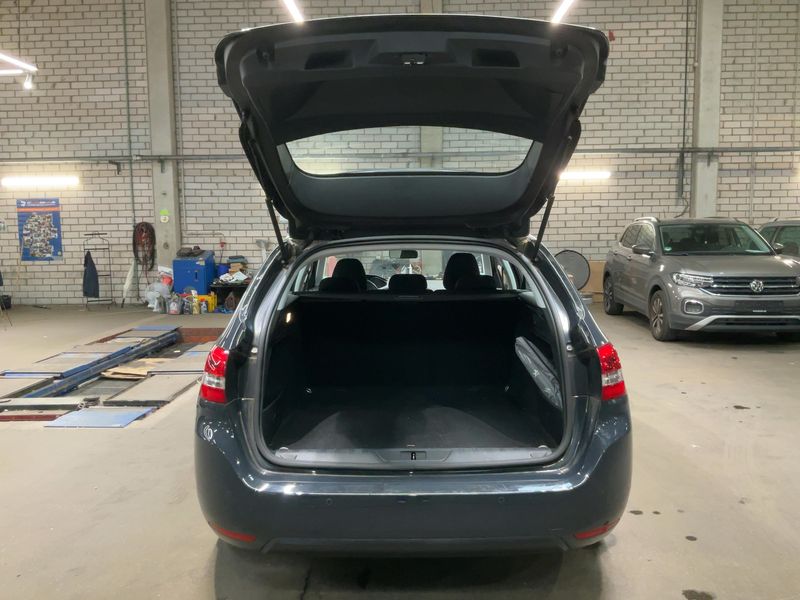 Peugeot 308 1.5 Blue-HDi Access — zdjęcie 10