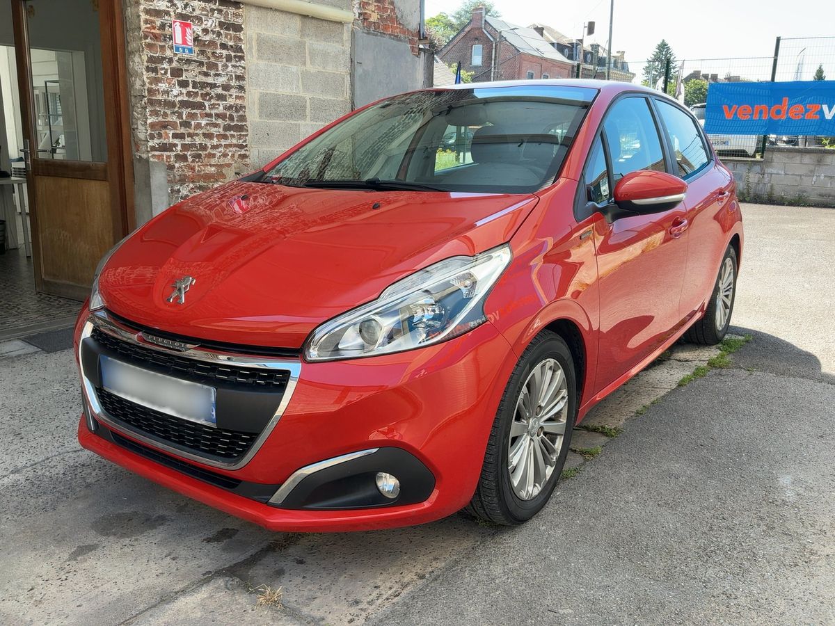Peugeot 208 2018 — photo 1