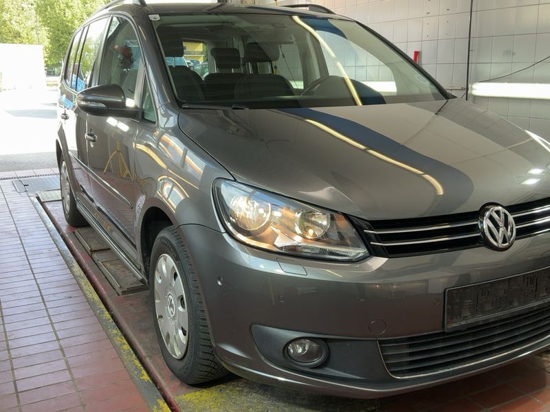 Volkswagen Touran 1.6 TDI Comfortline BlueMotion Tech 2010 – снимка 12