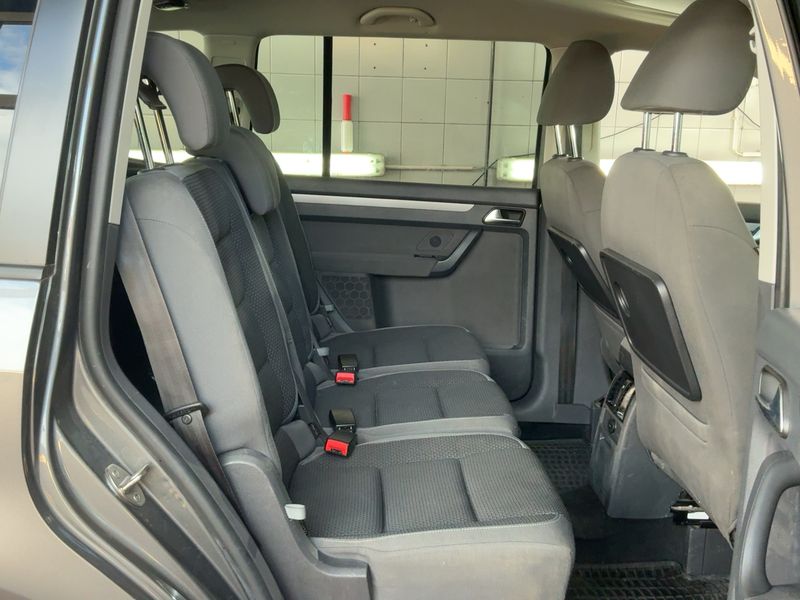 Volkswagen Touran 1.6 TDI Comfortline BlueMotion Tech 2010 – снимка 20