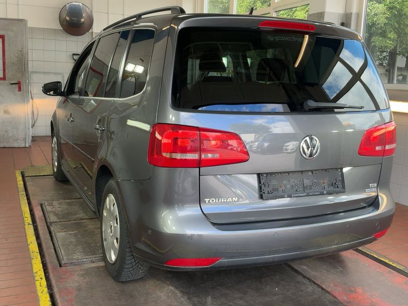 Volkswagen Touran 1.6 TDI Comfortline BlueMotion Tech 2010 – снимка 6
