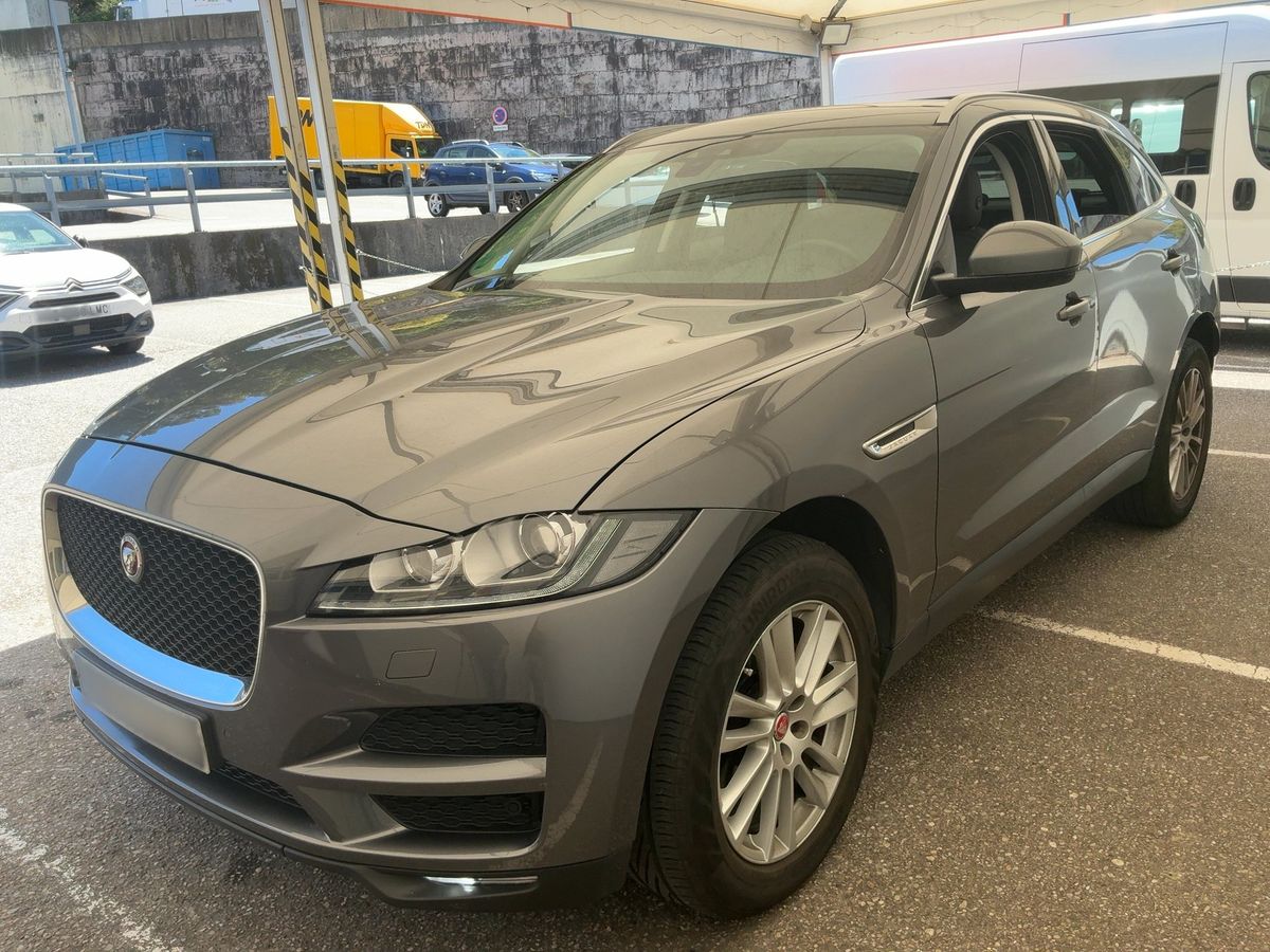 Jaguar F-Pace 2017 — photo 1