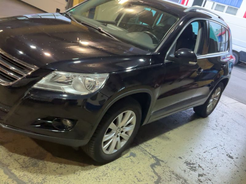 Volkswagen Tiguan 1.4 TSI Sport & Style BlueMotion Tech 2010 – снимка 2