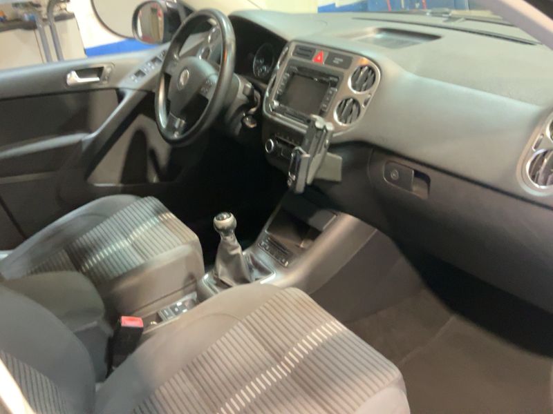 Volkswagen Tiguan 1.4 TSI Sport & Style BlueMotion Tech 2010 – снимка 17
