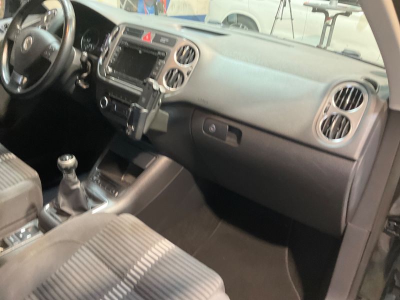 Volkswagen Tiguan 1.4 TSI Sport & Style BlueMotion Tech 2010 – снимка 24