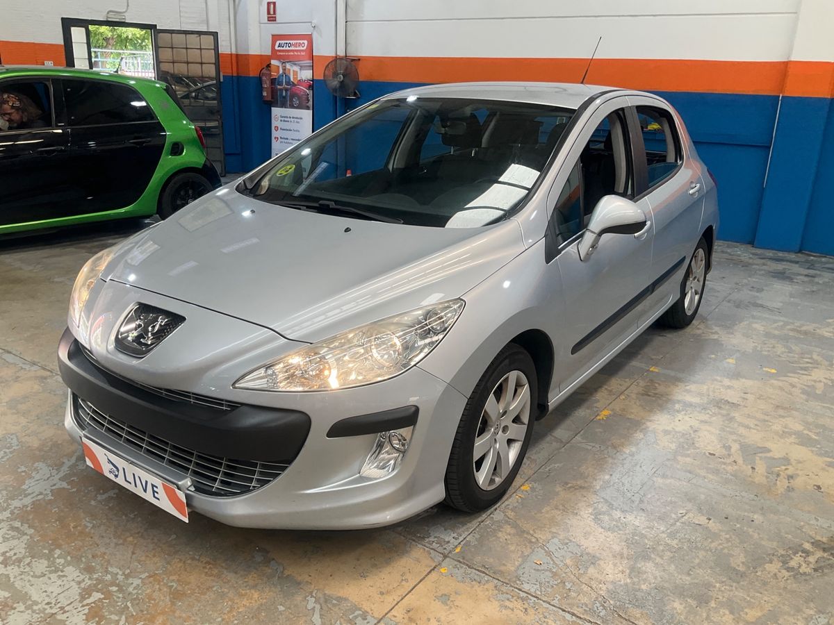 Peugeot 308 2007 — photo 1